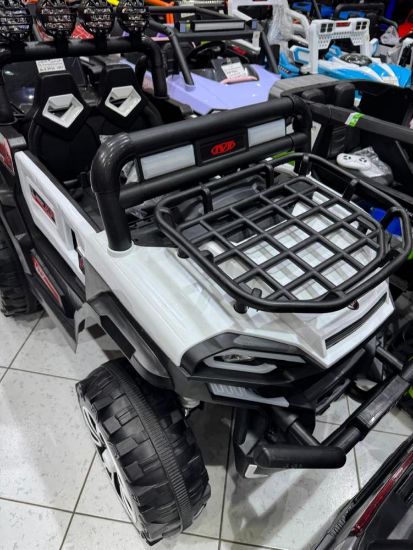 صورة سيارة UTV للأطفال مع تفاصيل دقيقة وأضواء مميزة